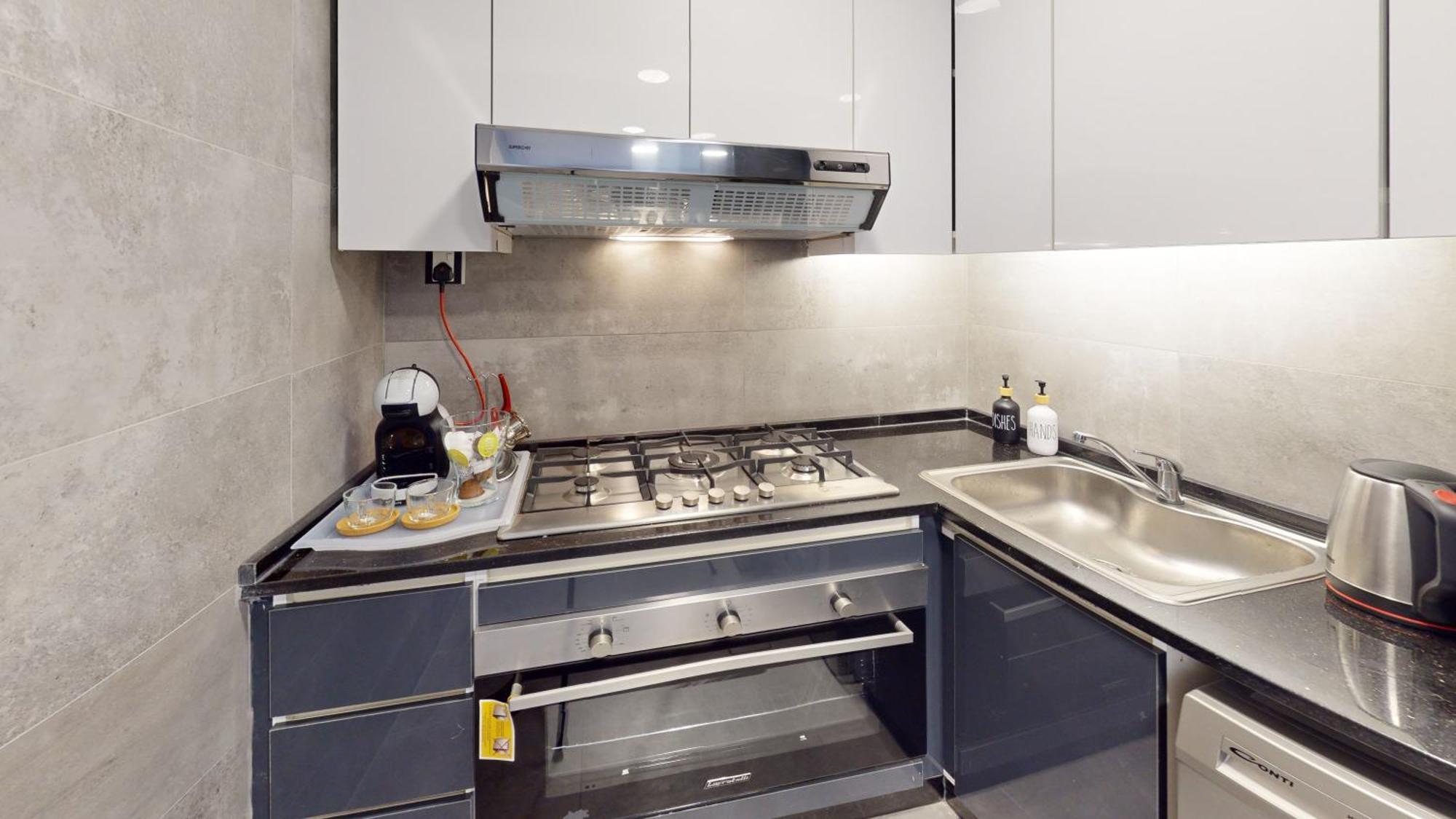 Al Fares Luxury Furnished Apartment-Damac Tower מראה חיצוני תמונה